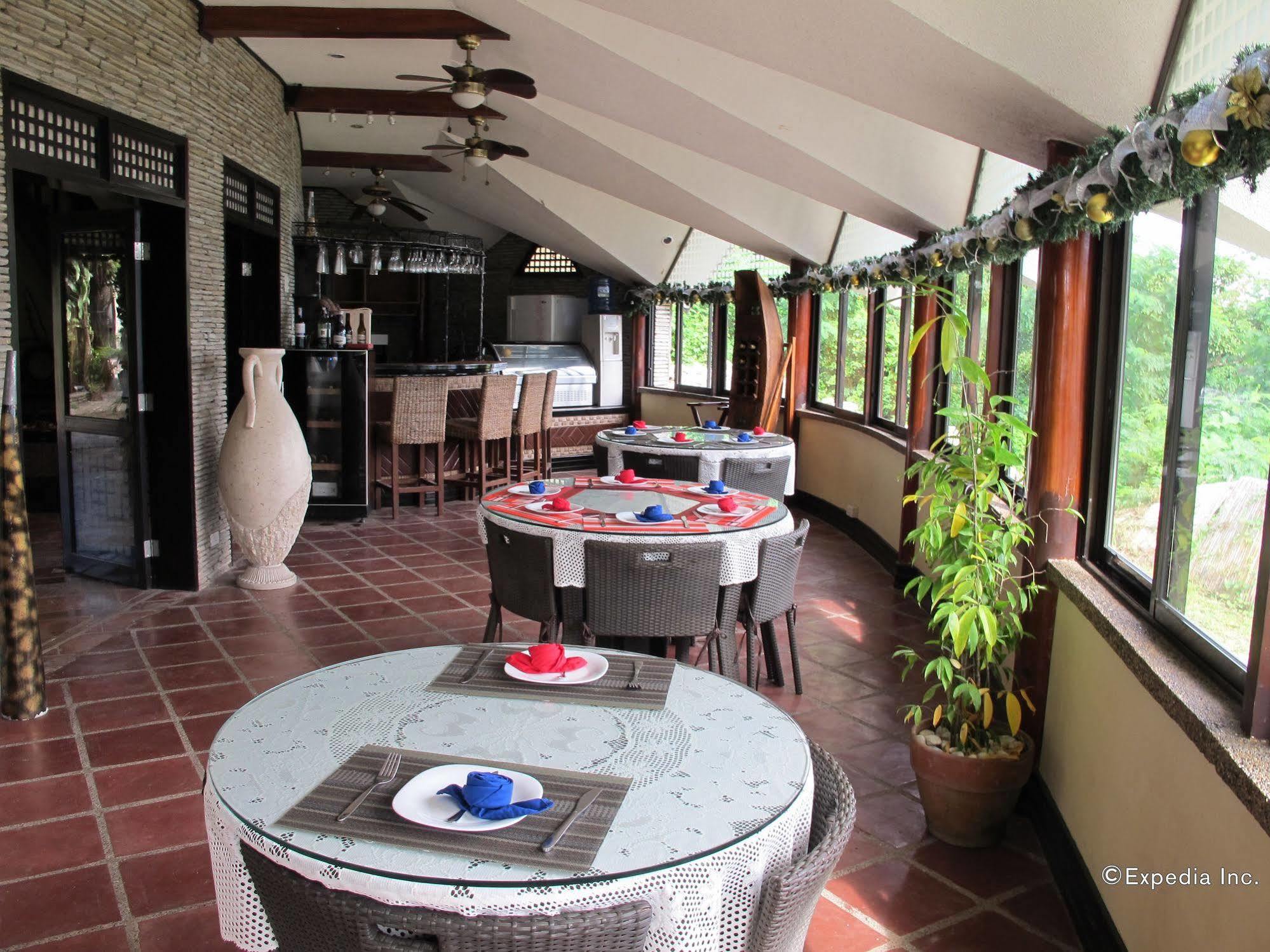 Utopia Resort & Spa Puerto Galera Exteriör bild